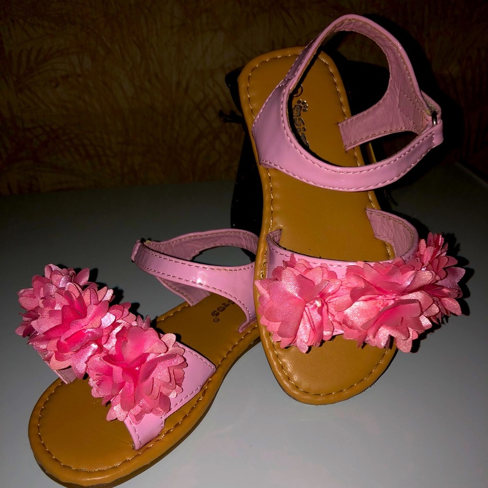 Sandals with Pop Bouquet